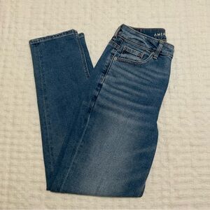 American Eagle high rise mom Jean